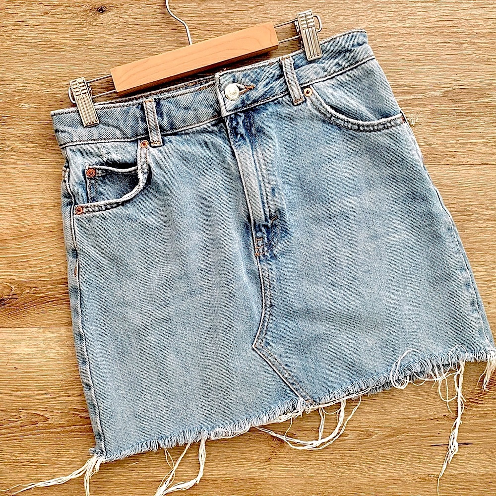 TOPSHOP- denim skirt